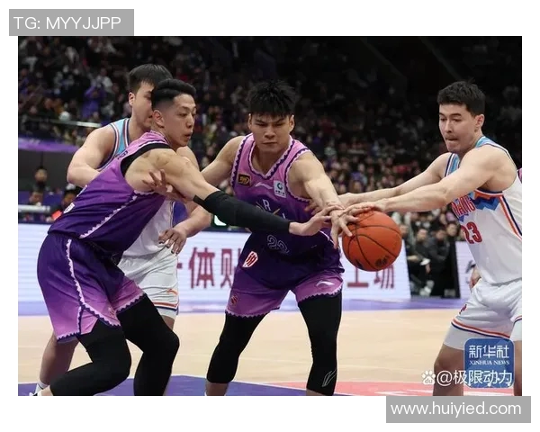 国王队与猛龙队激战正酣比分胶着精彩瞬间回顾与分析 国王队与猛龙队激战正酣比分胶着精彩瞬间回顾与分析