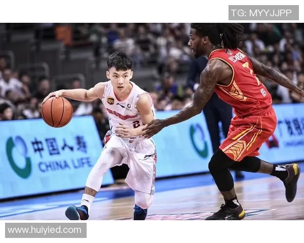 徐杰：从篮球新星到职业生涯的辉煌转折点探索与成长之路