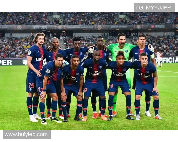 巴黎圣日耳曼与红牛球队出场阵容详细解析与对比分析
