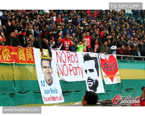 上海羽毛球队逆袭之路揭秘：从低谷到巅峰的奋斗历程与荣耀时刻